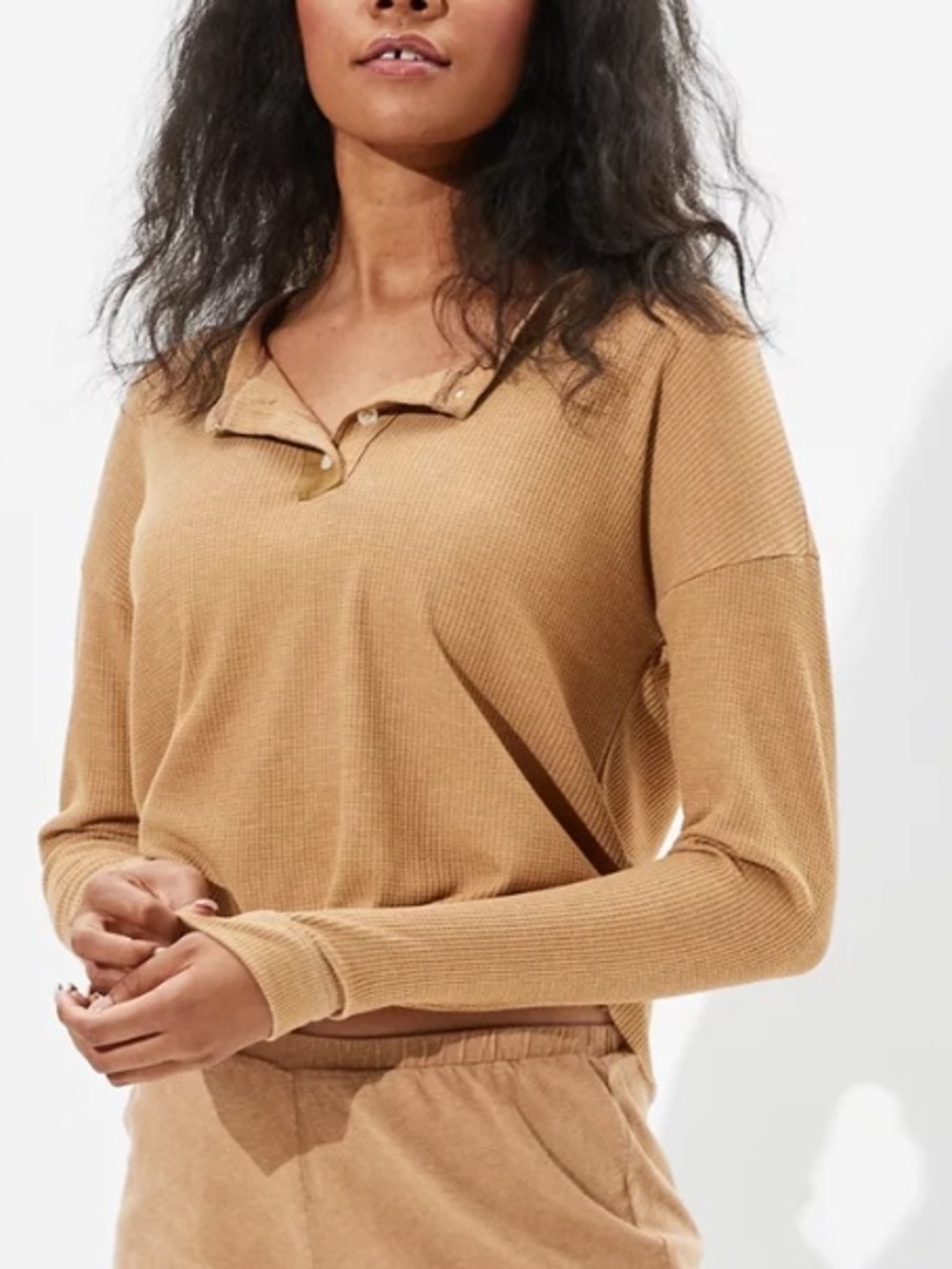 AMERICAN EAGLE Cropped Long-Sleeve Henley T-Shirt in brown